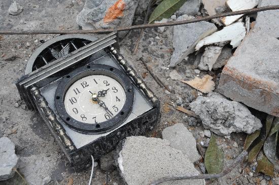 汶川地震钟表图片图片