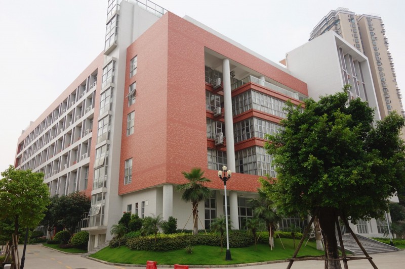 的摇篮广东省轻工业技师学院(广东省轻工业高级技工学校)成立于1974年