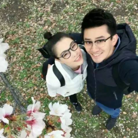 姐姐嫁給我吧今早吳敏霞被帥氣男友求婚成功去年奧運會無意中戀情曝光