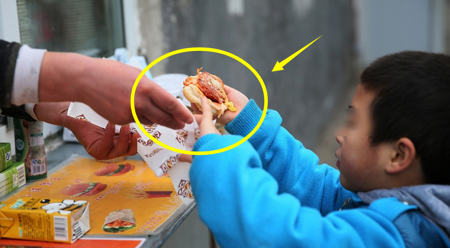孩子吃垃圾食品成瘾是该杜绝还是让他吃个够