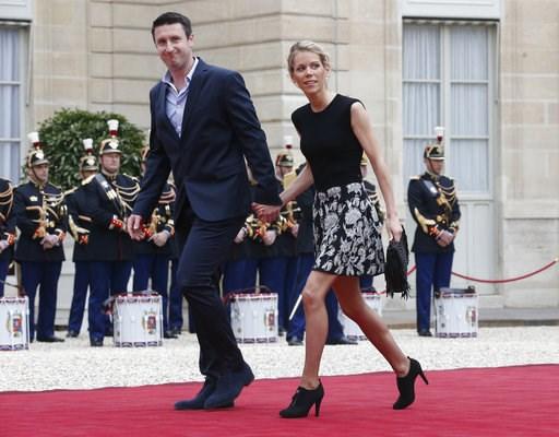 法国史上最的省总统夫妻马克龙西装只要3000元
