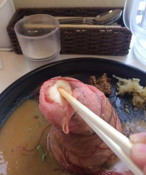 日本非常火的牛肉饭这外形让人不知该从哪儿下口
