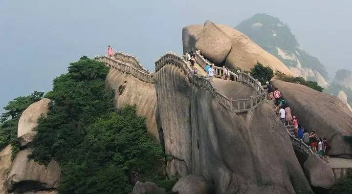 在旅遊日當天,合肥冶父山,蕪湖大浦,安慶天柱山等景區都實行門票半價