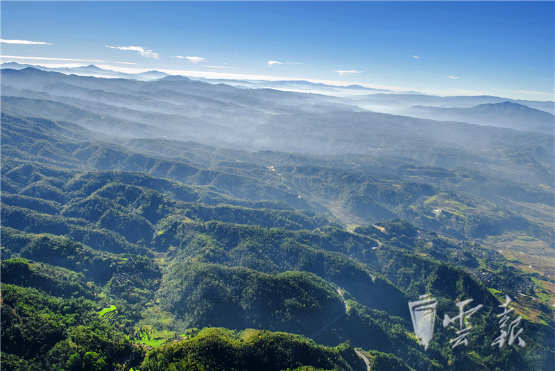 高黎贡山全景图图片