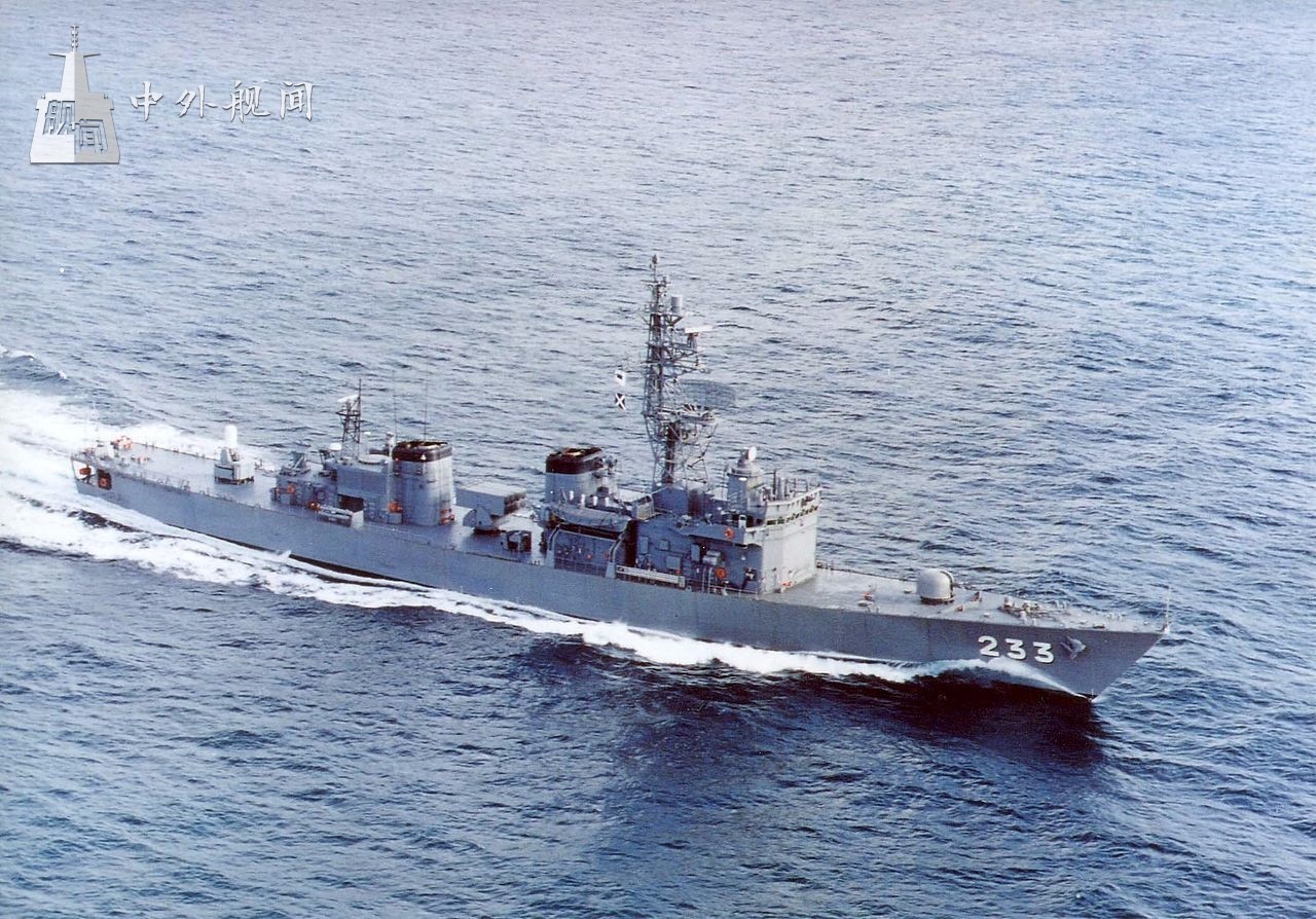 秋月级导弹驱逐舰图片