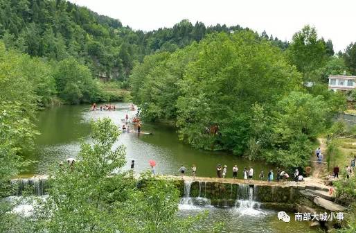 2017年5月中旬,拍摄于阆中市枣碧乡杨家河,模特来自南部县,竹筏免费