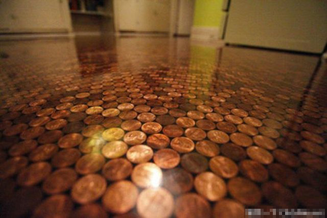 用硬币铺地板,让孩子踩着钱长大!原来女儿还可以这样富养?