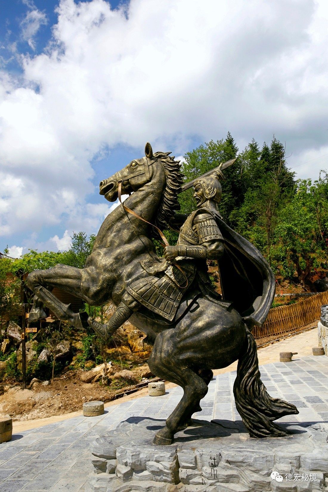 韩国邓子龙雕像图片