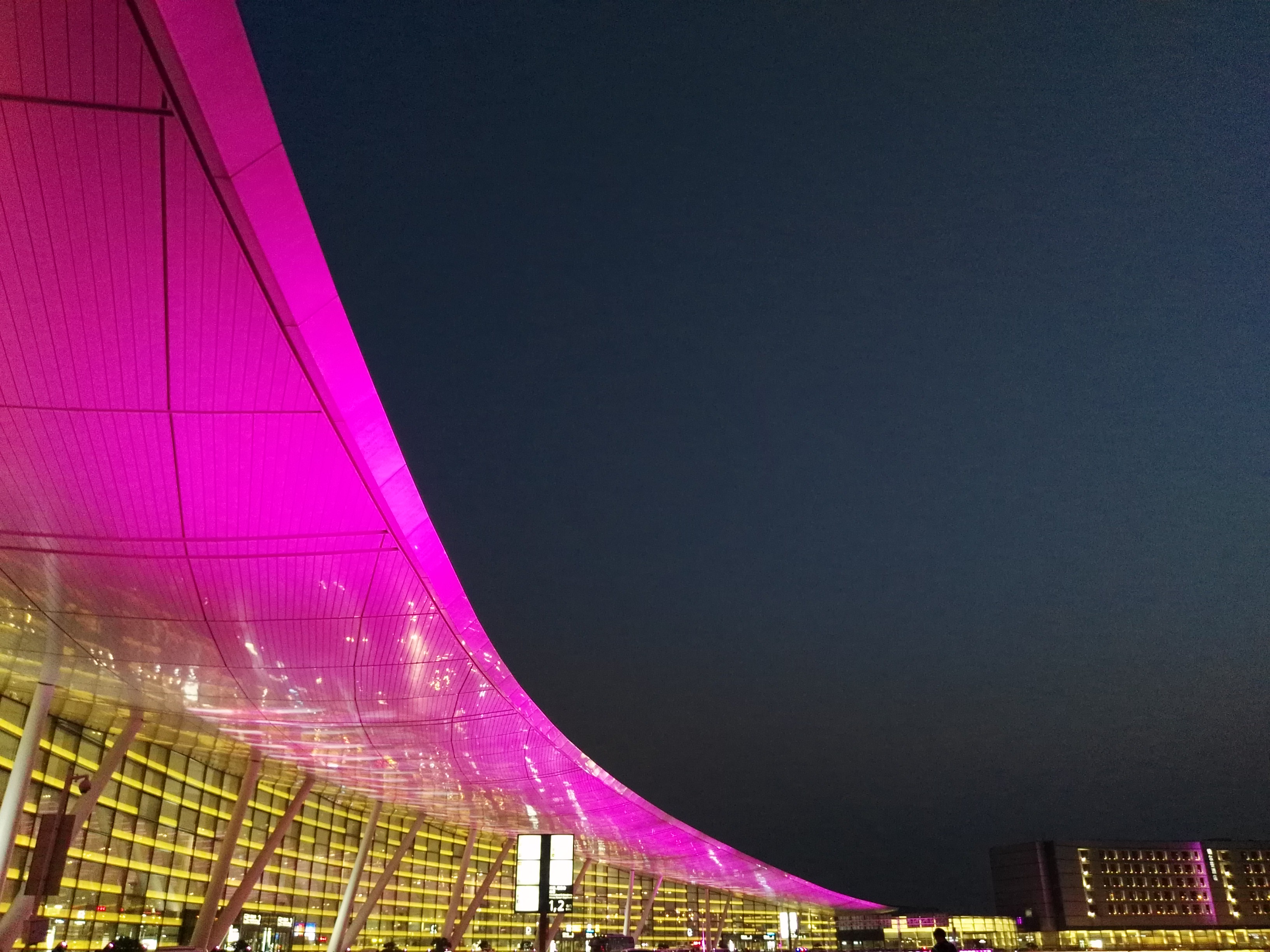 南京禄口机场夜景实拍图片