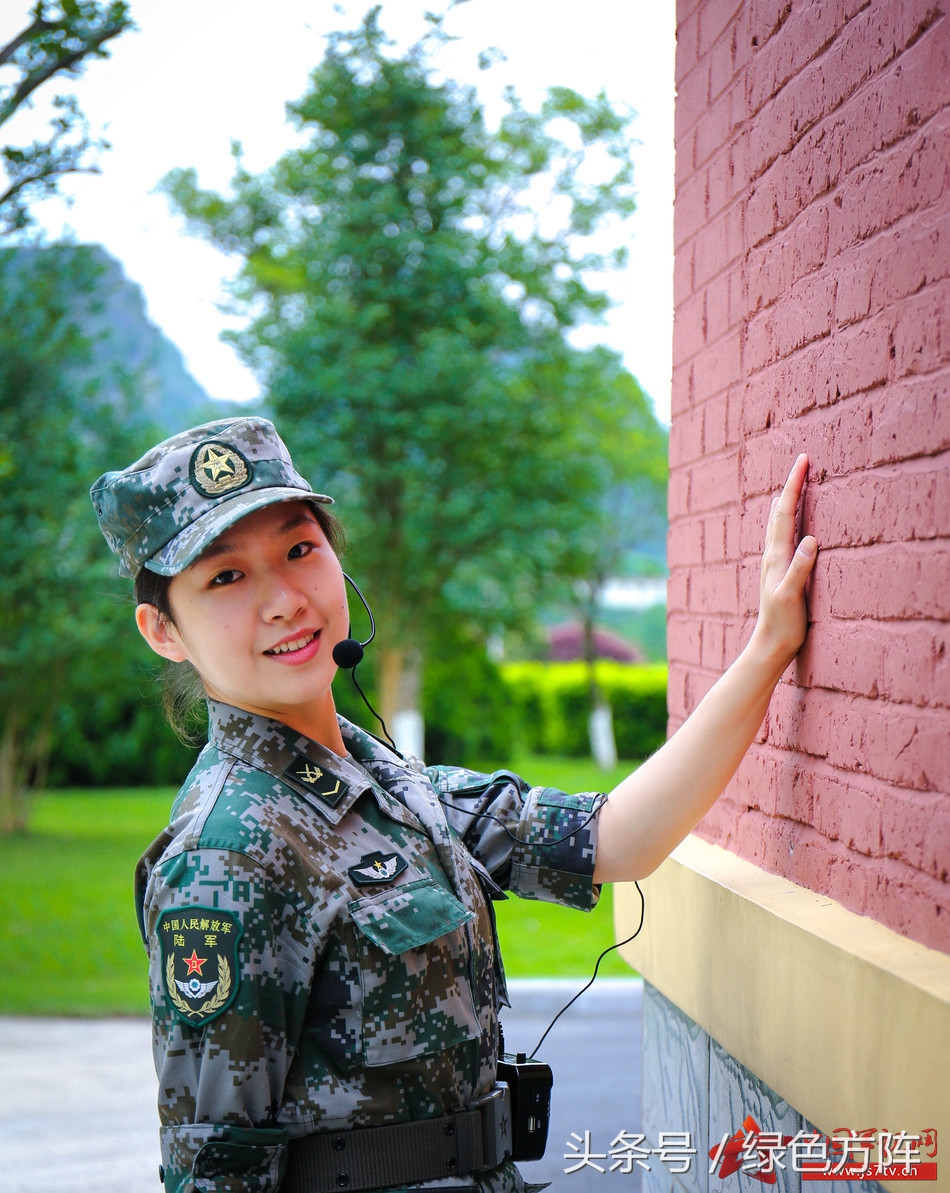 女兵风采铿锵玫瑰的使命