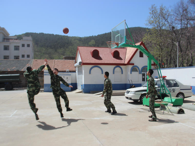 缓解官兵当前的工作压力,增强部队凝聚力和战斗力,近日,南隍城边防