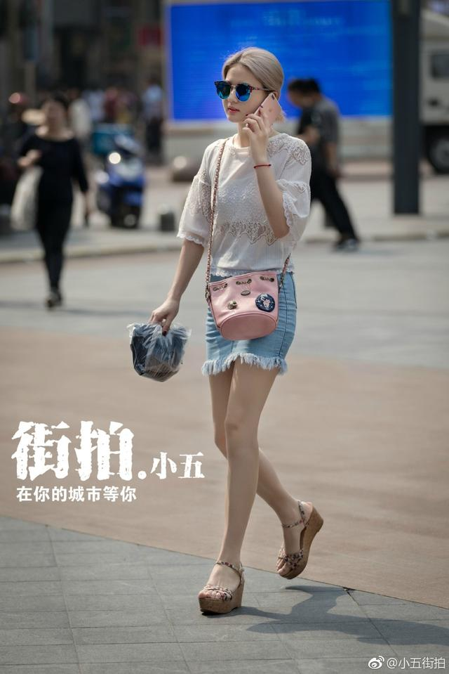 重庆路人街拍清爽夏装的潮人美女抓拍