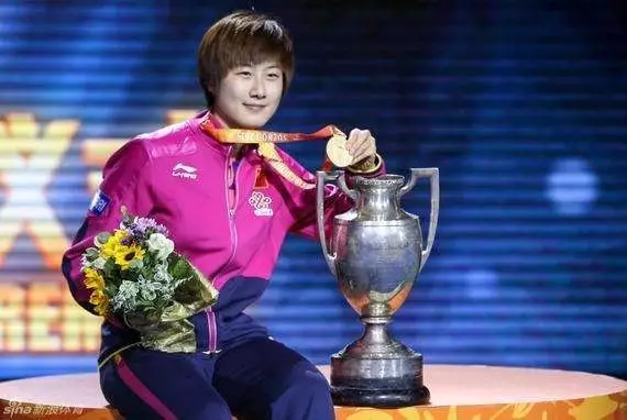 曹云珠获全国蹦床冠军赛个人项目决赛冠军