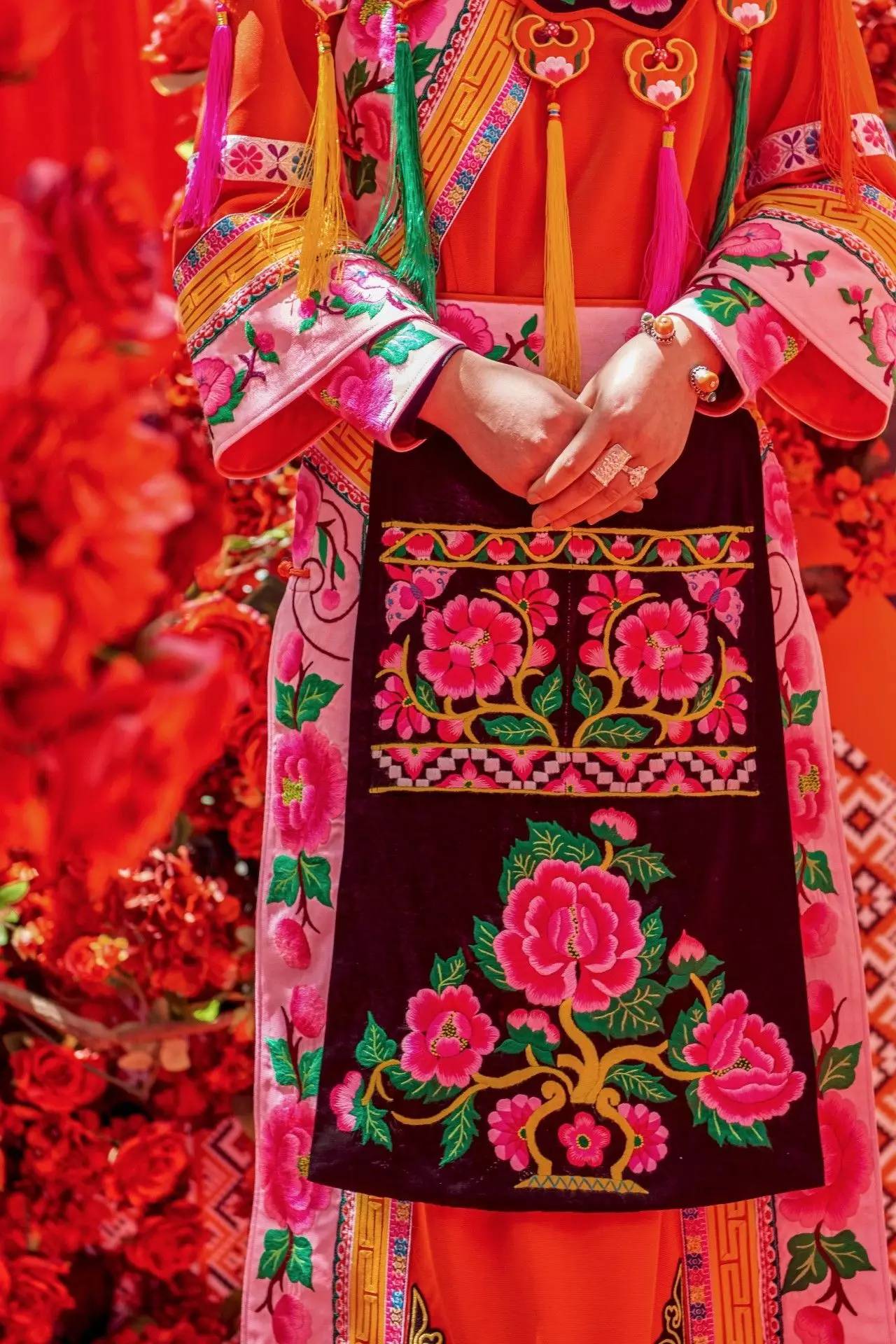羌族新娘服饰图片图片