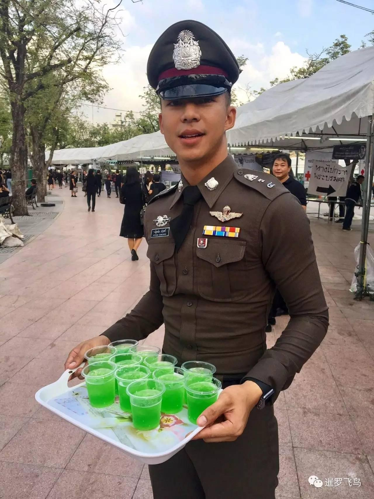 泰国警察警服图片