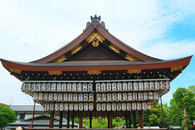 为二十二社,旧社格为官币大社(现神社本厅的别表神社)