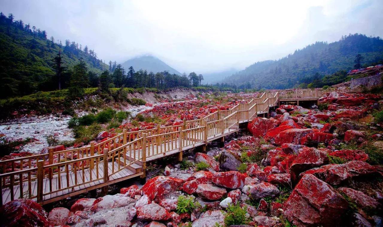 海螺沟中国红石公园图片