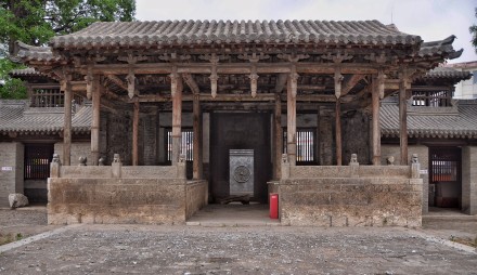 阳泉盂县县城内有一大王庙,两进院落,山门为清代,正殿为明代,单檐