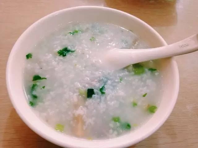 风寒感冒:葱白粳米粥