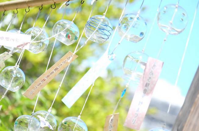 【日本旅游】日本夏季的「风铃祭—让2500个风铃的铃声治愈你的