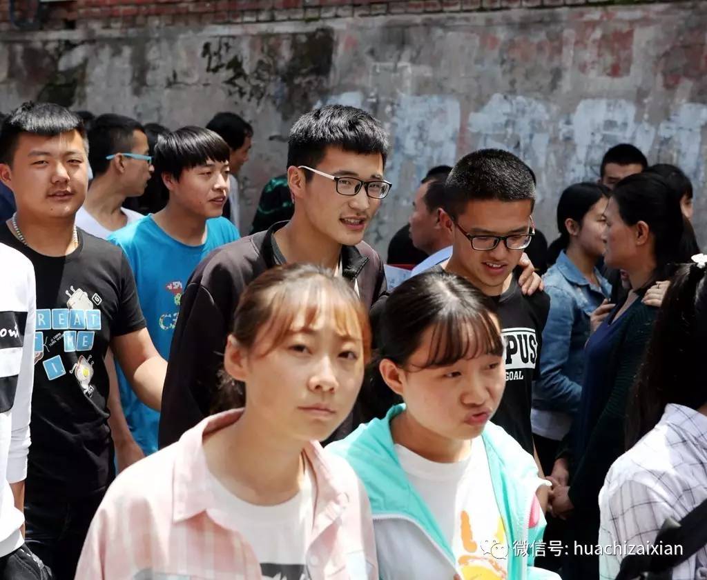 视频 图组:2017年高考华池县第一中学考点实拍