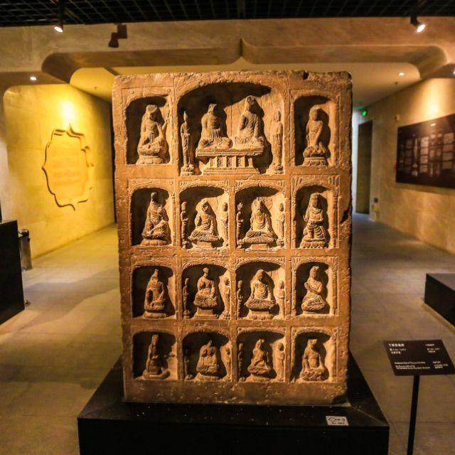请点击此处输入图片描述西安石刻艺术室坐落在碑林博物馆另一侧