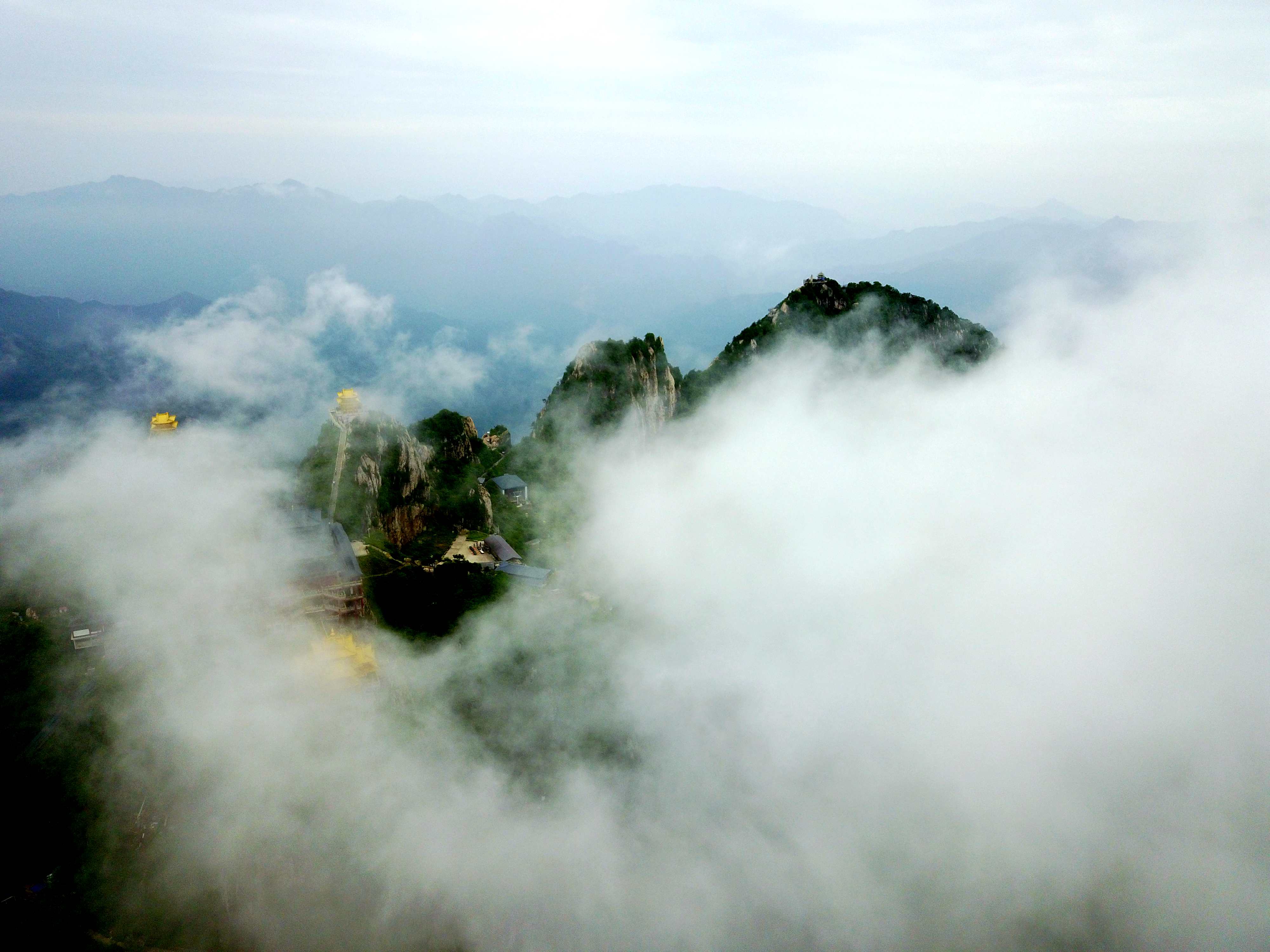 云雾天宫景区图片