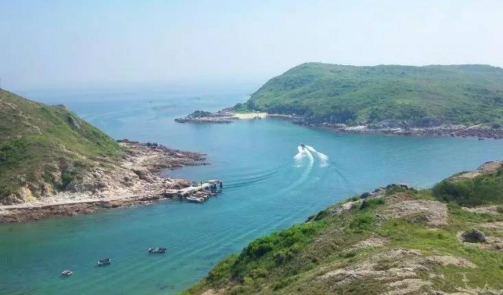 大甲島(又稱大辣甲島)位於大亞灣中心海域,面積2.