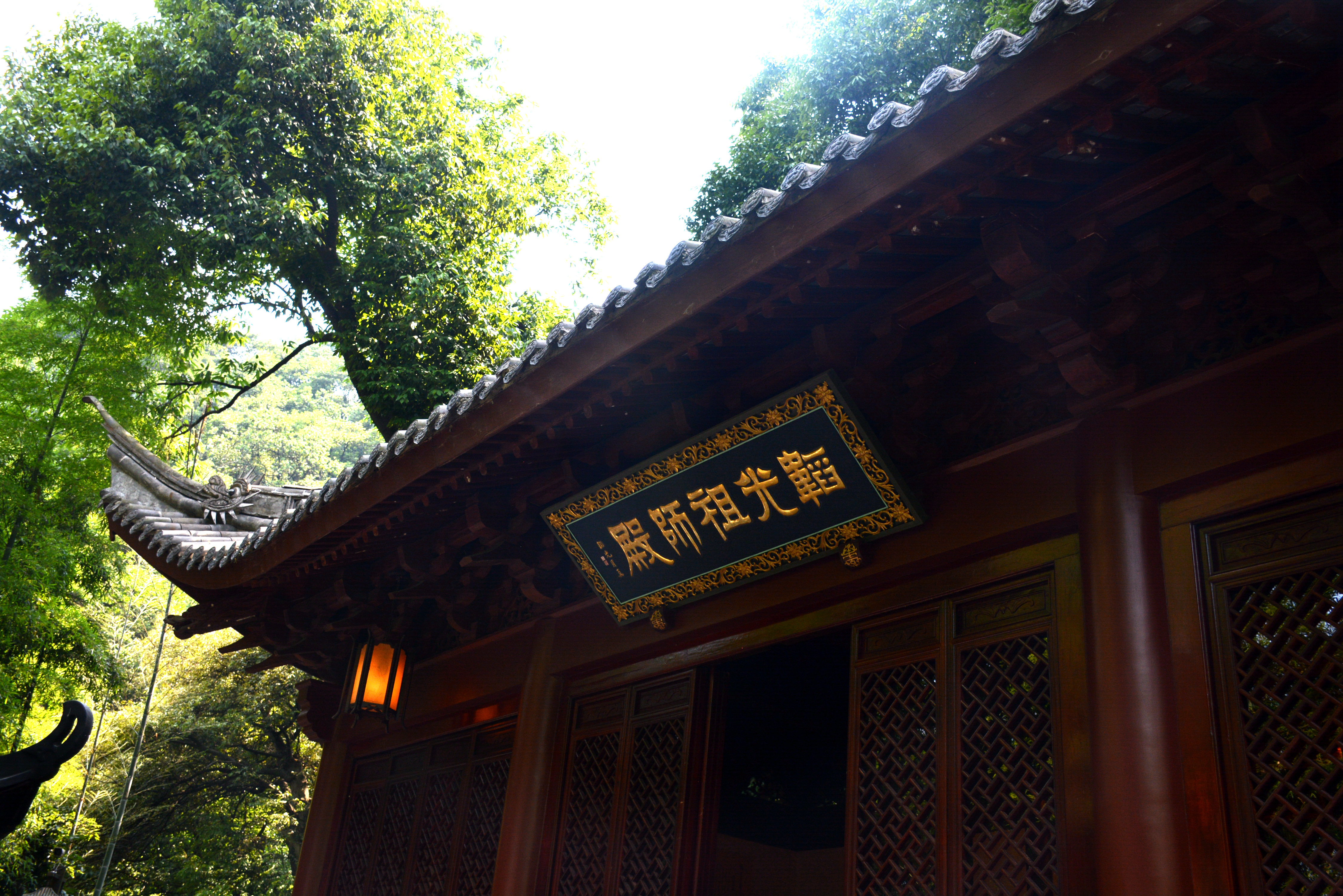 鸭鸭指路:地名:韬光寺地址:杭州灵隐飞来峰景区内,灵隐寺往里走过永福