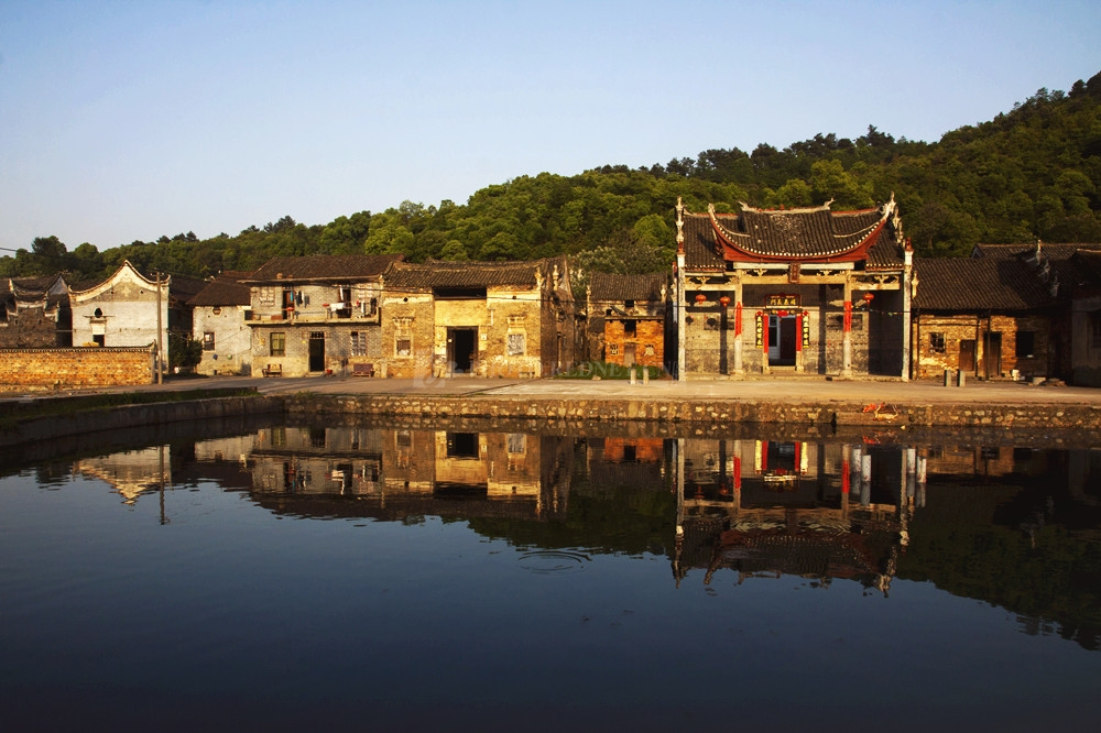 县:曲兰镇▲耒阳市:大河滩村岳阳市张谷英古宅 摄影:七星影像▲云溪区