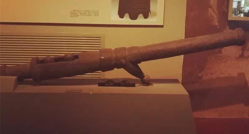 佛郎机炮在明朝,佛郎机炮不仅被应用于战场,由于被仿制和改制,使得它