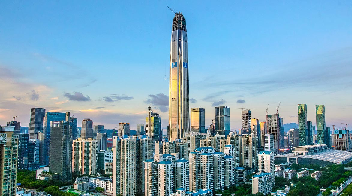 深圳平安金融大厦于2014年竣工,其楼层达118层,塔顶高度达660米!