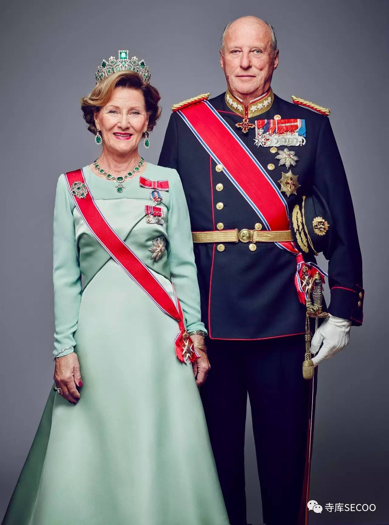 就是挪威国王哈拉德五世和王后宋雅今天要讲的故事轻松的家庭氛围大概