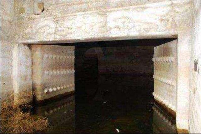 康熙陵墓下的秘密,考古人员曾紧急撤出,地宫大门从此关闭