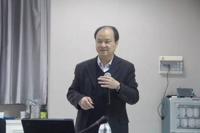 王炜,南京大学匡亚明学院院长和生物物理研究所所长,教授,博士生导师