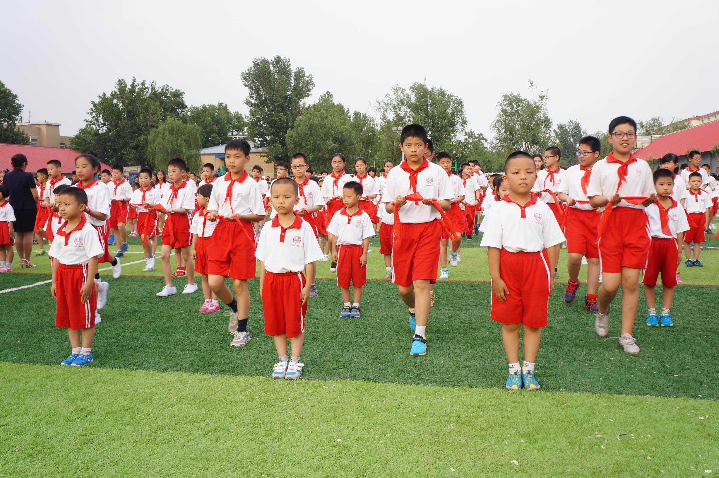 尚丽外国语学校小学部创建于1993年,获得北京市首批颁发《中华人民