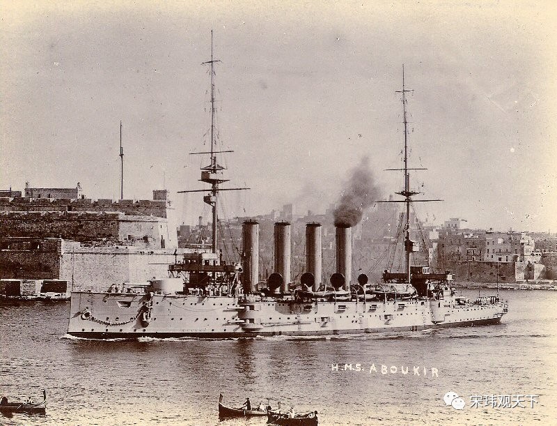 1914年9月22日拂晓,有三艘老式的英国巡洋舰阿布柯,霍格和克雷西