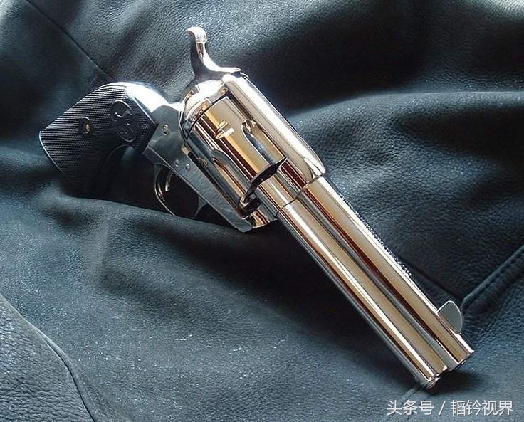 经典的柯尔特m1873转轮手枪西部牛仔的专用左轮手枪