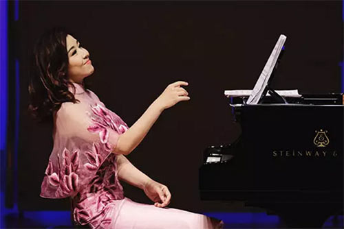 钢琴家张佳佳年龄图片