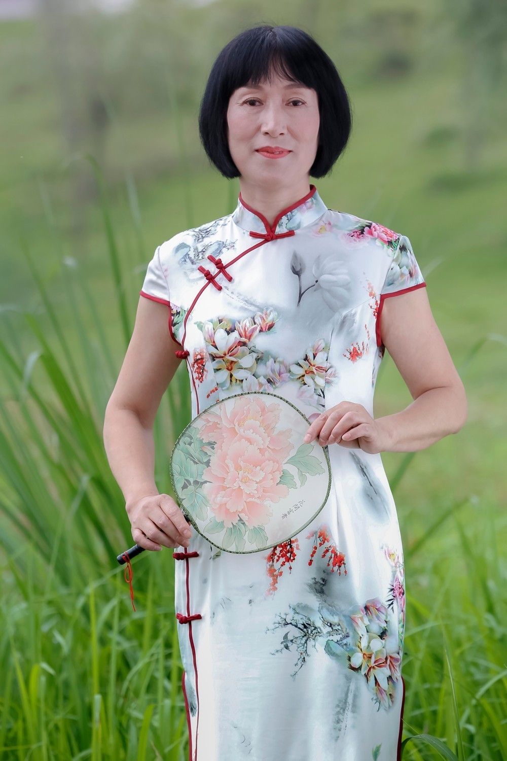 汉族民族服饰旗袍图片