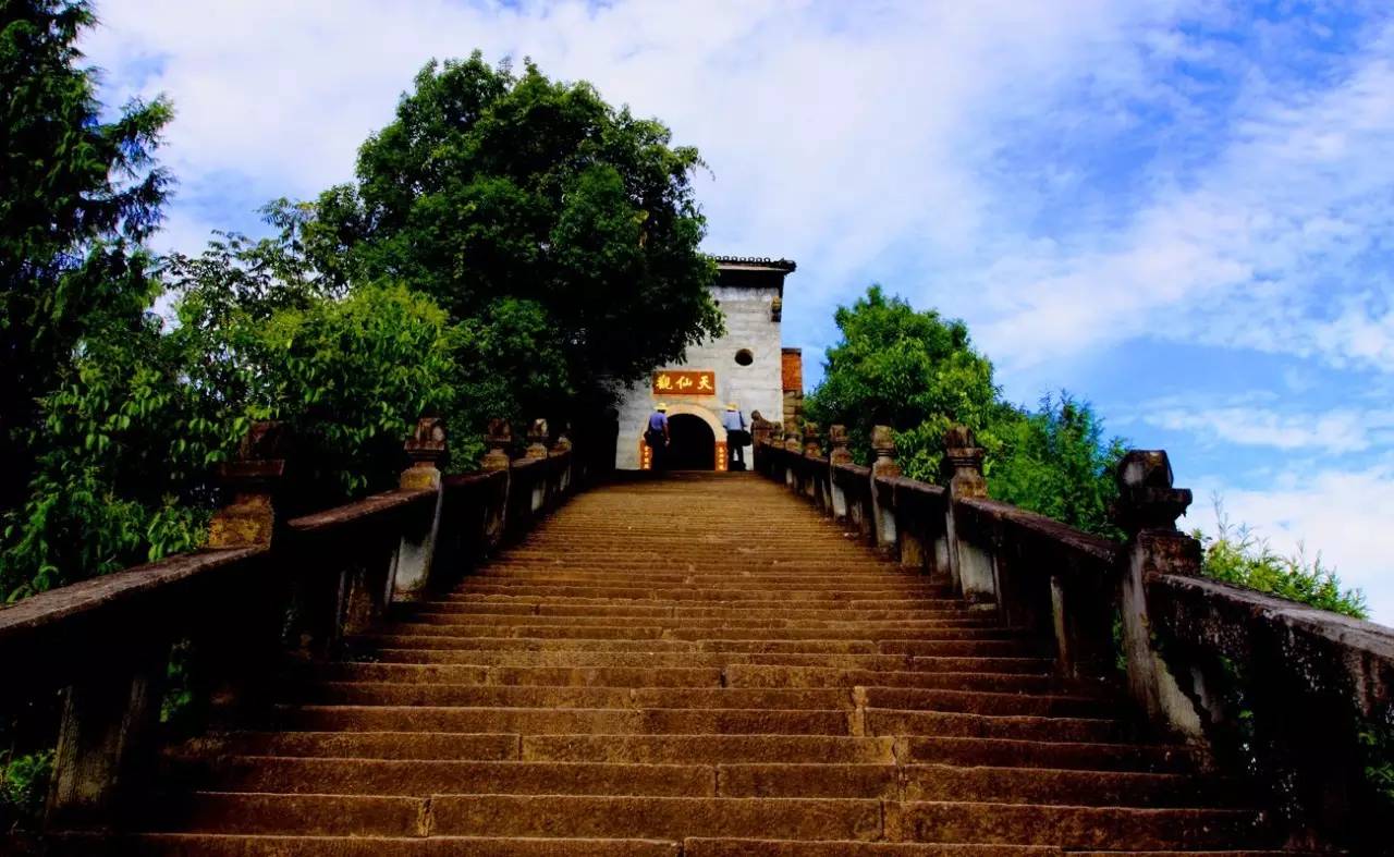 奉节长龙山寺庙图片