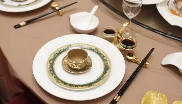 中国餐桌的上菜程序和餐桌礼仪
