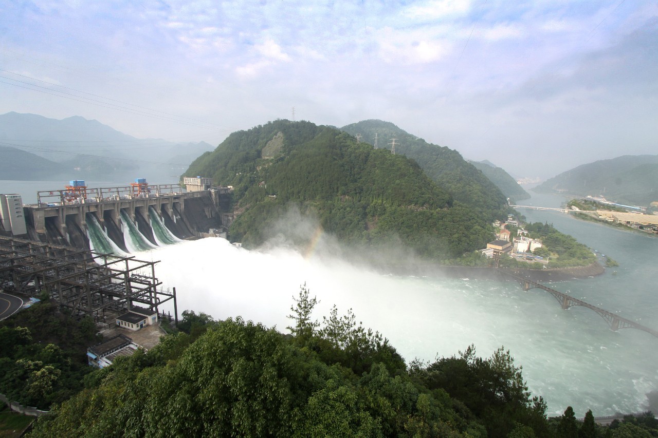 新安江水電站洩洪了?朋友圈瘋傳的視頻是真的嗎!官方說法來了