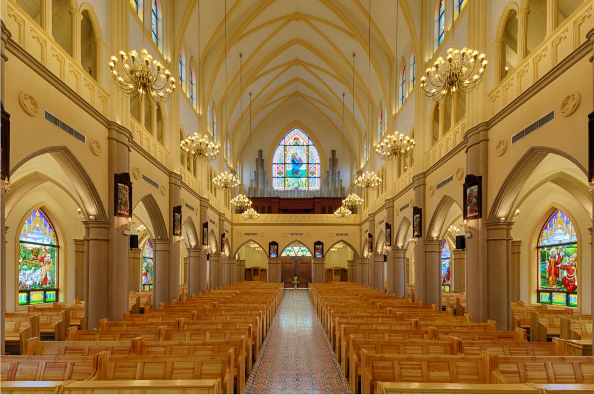 路思义教堂内部图片