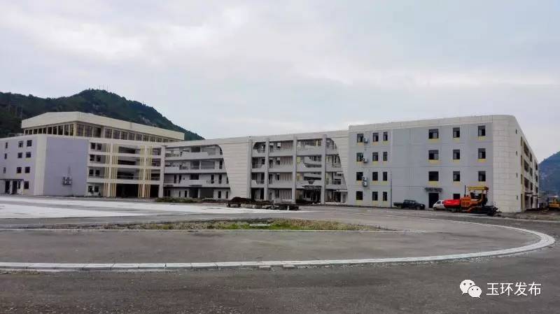 开始初步设计;坎门一中食堂及风雨操场建设工程,清港中学教学楼新建