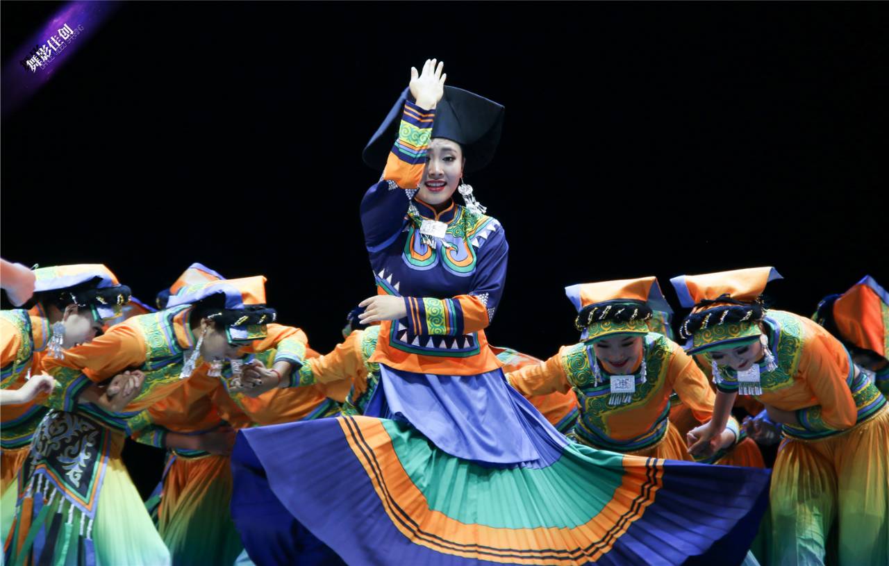 凉山彝族自治州歌舞团群舞阿嬷的故事完整版剧照