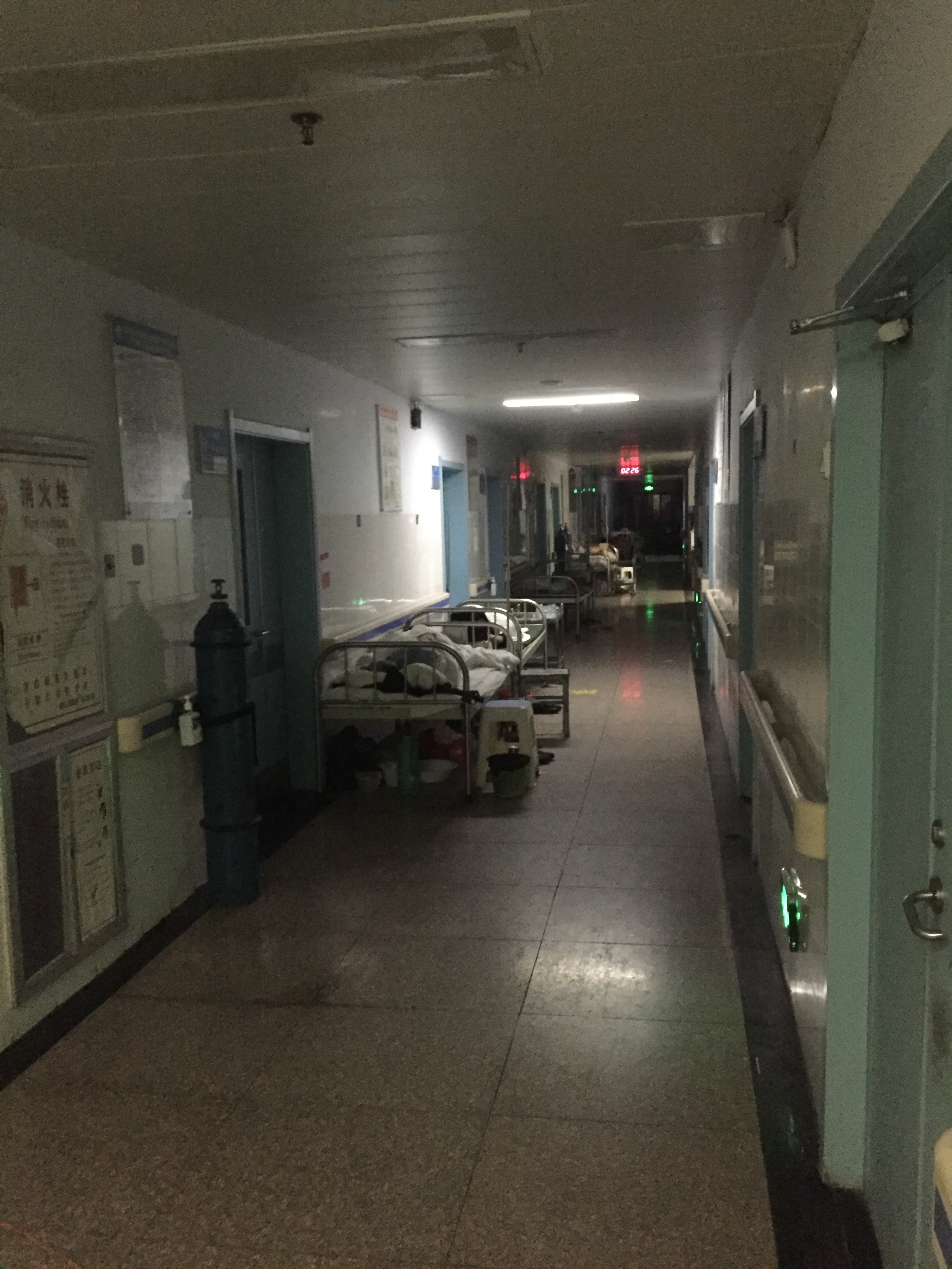 夜晚医院走廊真实图片图片
