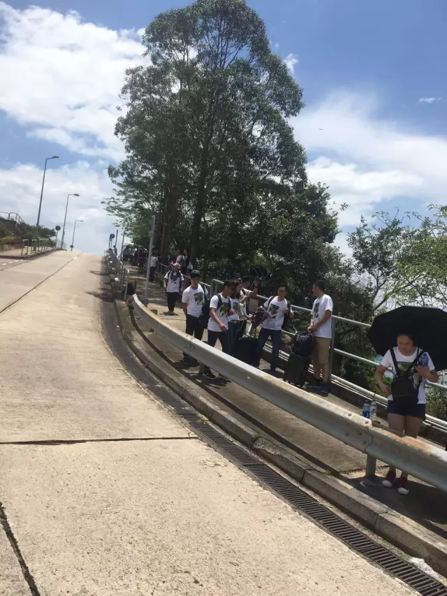 在路上也遇到了好多的家駒迷~將軍澳華人永遠墓地,是位於香港新界西貢