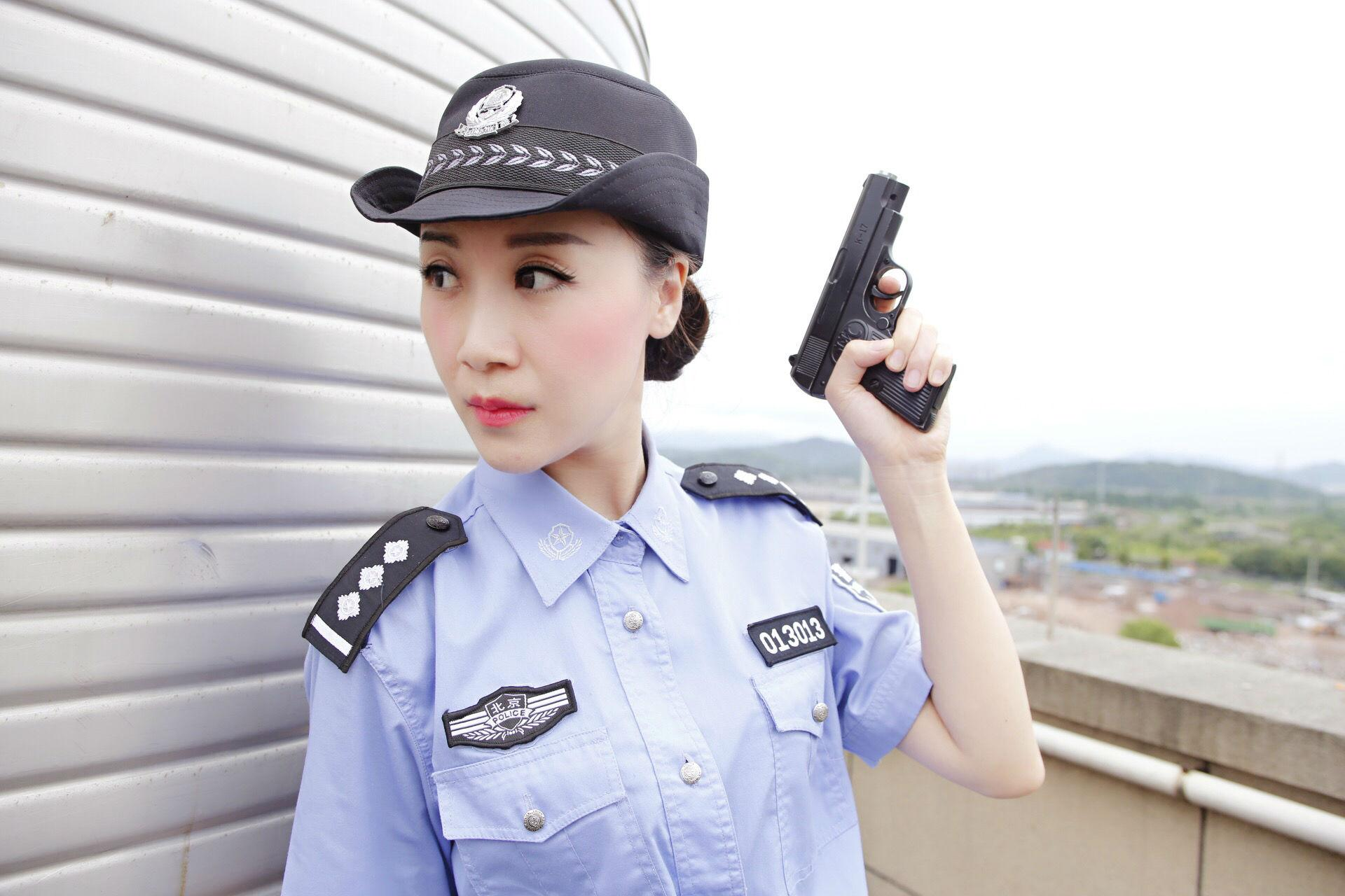 女演员演警察主角图片