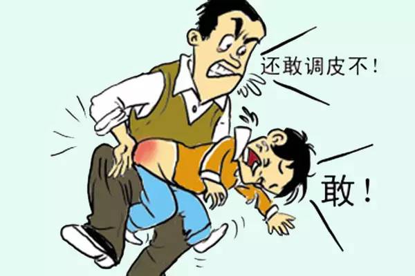 不忍直视云南12岁孩子被父亲暴打还把孩子拴上摩托裸身游街
